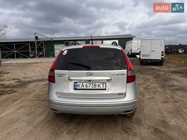 Серый Хендай i30, объемом двигателя 1.6 л и пробегом 447 тыс. км за 5200 $, фото 3 на Automoto.ua