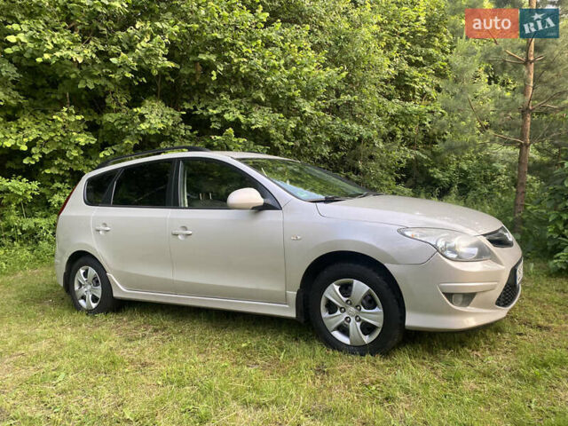 Серый Хендай i30, объемом двигателя 1.6 л и пробегом 191 тыс. км за 7000 $, фото 5 на Automoto.ua