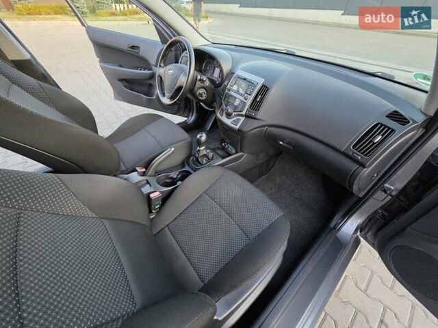 Сірий Хендай i30, об'ємом двигуна 1.4 л та пробігом 193 тис. км за 6200 $, фото 43 на Automoto.ua