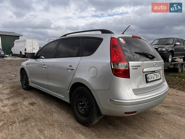 Серый Хендай i30, объемом двигателя 1.6 л и пробегом 447 тыс. км за 5200 $, фото 4 на Automoto.ua