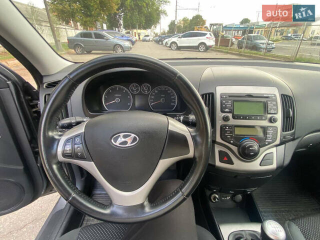 Серый Хендай i30, объемом двигателя 1.6 л и пробегом 234 тыс. км за 5999 $, фото 9 на Automoto.ua