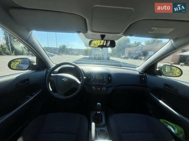 Серый Хендай i30, объемом двигателя 1.4 л и пробегом 111 тыс. км за 6500 $, фото 8 на Automoto.ua