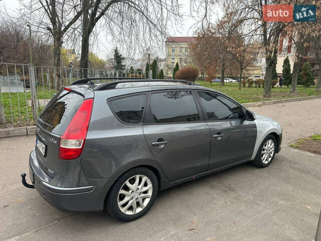 Сірий Хендай i30, об'ємом двигуна 1.58 л та пробігом 230 тис. км за 3450 $, фото 2 на Automoto.ua