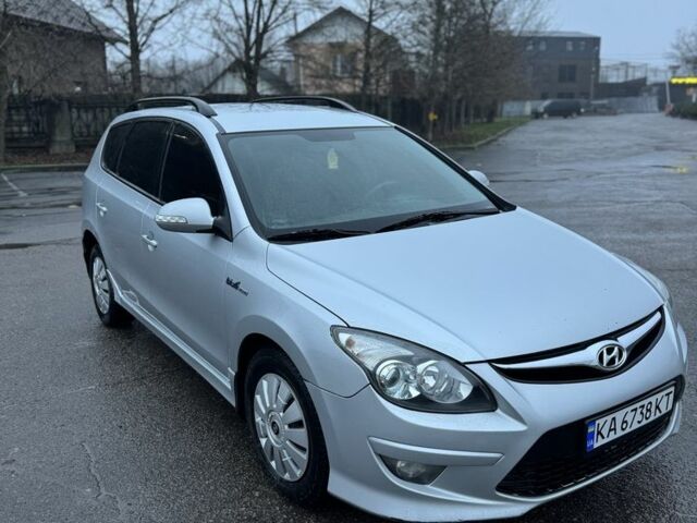 Сірий Хендай i30, об'ємом двигуна 1.6 л та пробігом 223 тис. км за 5350 $, фото 2 на Automoto.ua