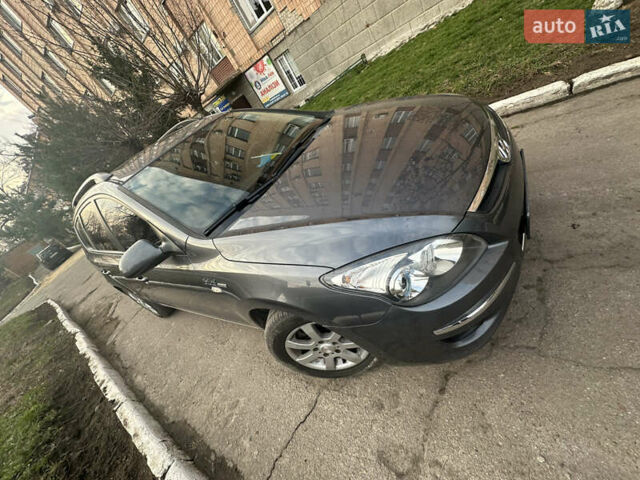 Серый Хендай i30, объемом двигателя 1.6 л и пробегом 220 тыс. км за 5500 $, фото 3 на Automoto.ua