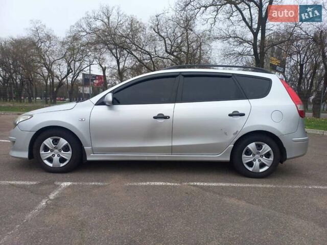 Серый Хендай i30, объемом двигателя 1.59 л и пробегом 250 тыс. км за 7200 $, фото 1 на Automoto.ua