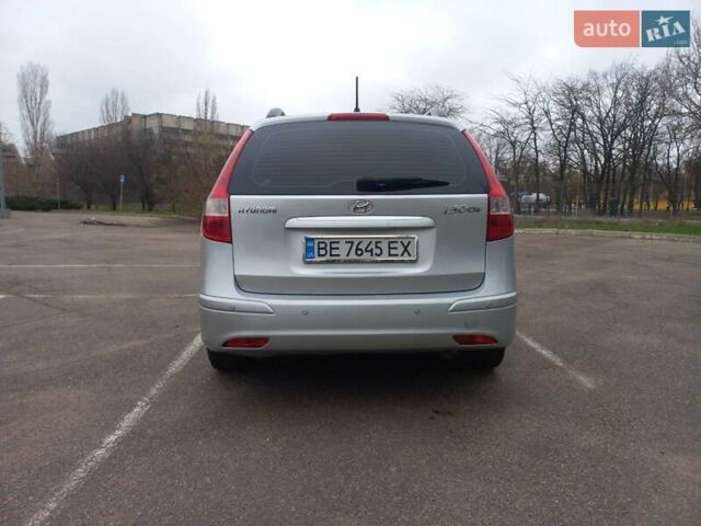 Серый Хендай i30, объемом двигателя 1.59 л и пробегом 250 тыс. км за 7200 $, фото 2 на Automoto.ua