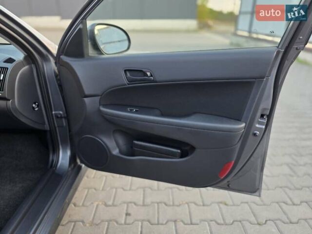 Сірий Хендай i30, об'ємом двигуна 1.4 л та пробігом 193 тис. км за 6200 $, фото 74 на Automoto.ua