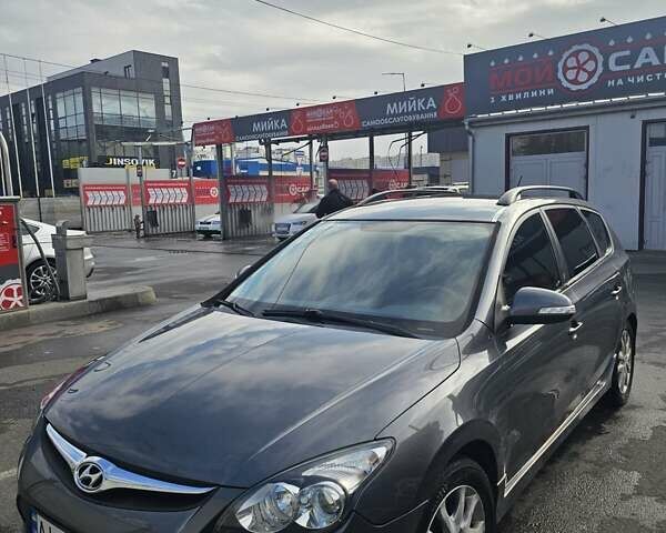 Серый Хендай i30, объемом двигателя 1.58 л и пробегом 255 тыс. км за 6700 $, фото 1 на Automoto.ua