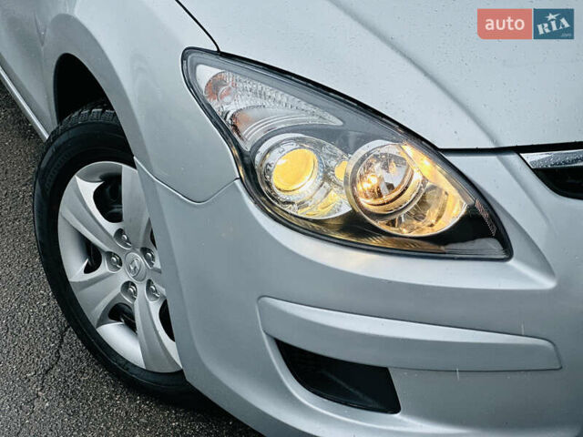 Серый Хендай i30, объемом двигателя 1.6 л и пробегом 265 тыс. км за 6999 $, фото 3 на Automoto.ua