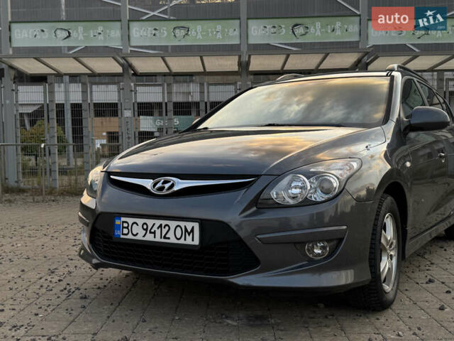 Серый Хендай i30, объемом двигателя 1.58 л и пробегом 260 тыс. км за 6600 $, фото 16 на Automoto.ua