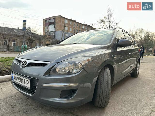 Серый Хендай i30, объемом двигателя 1.6 л и пробегом 220 тыс. км за 5500 $, фото 2 на Automoto.ua