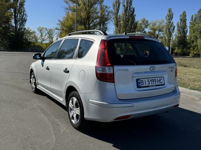 Серый Хендай i30, объемом двигателя 1.4 л и пробегом 240 тыс. км за 5300 $, фото 3 на Automoto.ua