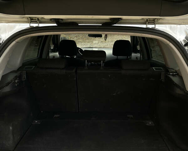 Серый Хендай i30, объемом двигателя 1.58 л и пробегом 270 тыс. км за 6499 $, фото 5 на Automoto.ua