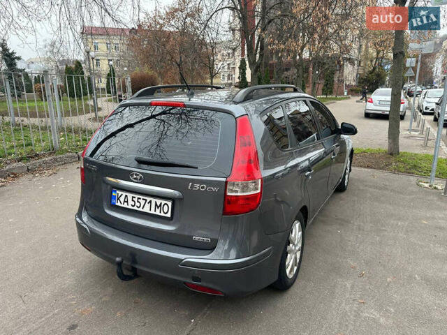 Сірий Хендай i30, об'ємом двигуна 1.58 л та пробігом 230 тис. км за 3450 $, фото 3 на Automoto.ua