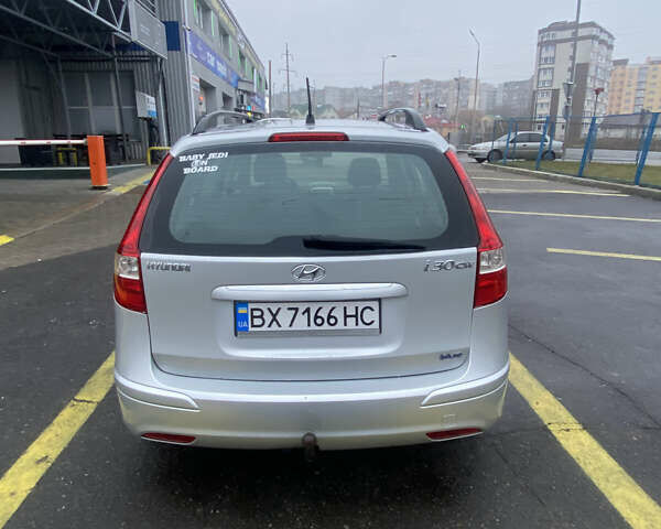 Серый Хендай i30, объемом двигателя 1.58 л и пробегом 216 тыс. км за 5800 $, фото 3 на Automoto.ua
