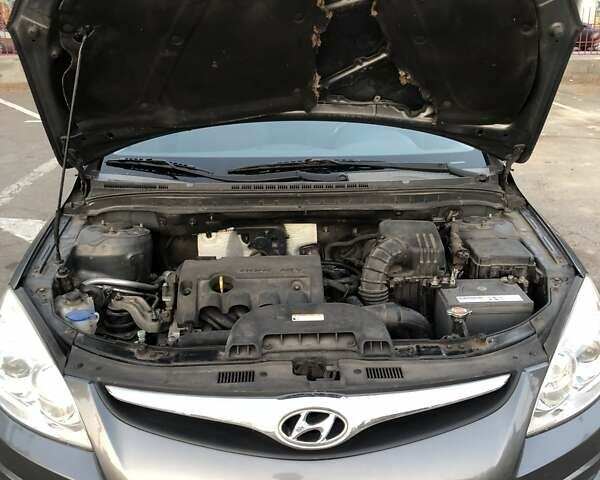 Сірий Хендай i30, об'ємом двигуна 1.4 л та пробігом 194 тис. км за 5999 $, фото 19 на Automoto.ua