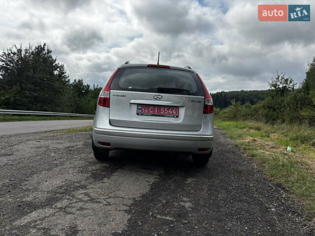 Серый Хендай i30, объемом двигателя 1.4 л и пробегом 260 тыс. км за 5500 $, фото 9 на Automoto.ua