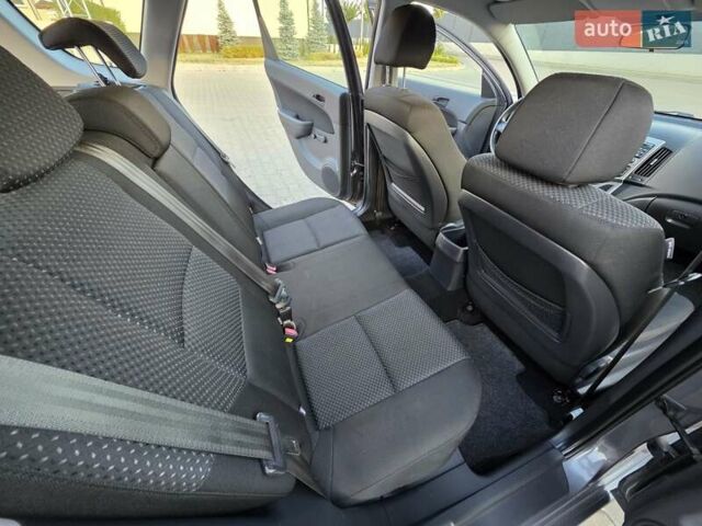Сірий Хендай i30, об'ємом двигуна 1.4 л та пробігом 193 тис. км за 6200 $, фото 42 на Automoto.ua
