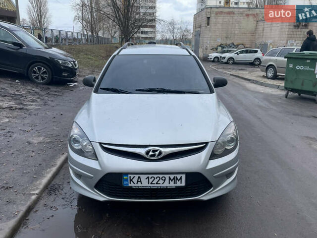 Серый Хендай i30, объемом двигателя 1.58 л и пробегом 349 тыс. км за 6000 $, фото 1 на Automoto.ua