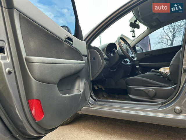 Серый Хендай i30, объемом двигателя 1.6 л и пробегом 220 тыс. км за 5500 $, фото 11 на Automoto.ua