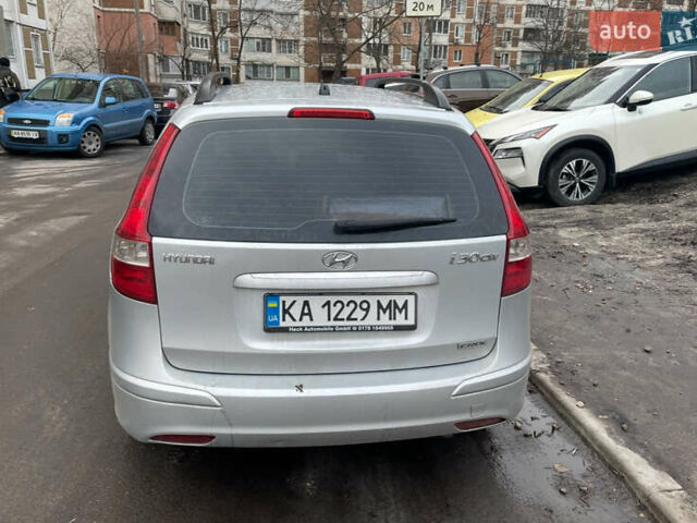 Серый Хендай i30, объемом двигателя 1.58 л и пробегом 349 тыс. км за 6000 $, фото 4 на Automoto.ua