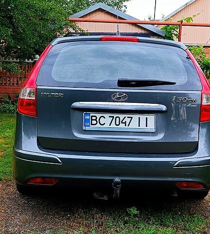 Серый Хендай i30, объемом двигателя 1.6 л и пробегом 260 тыс. км за 5800 $, фото 6 на Automoto.ua