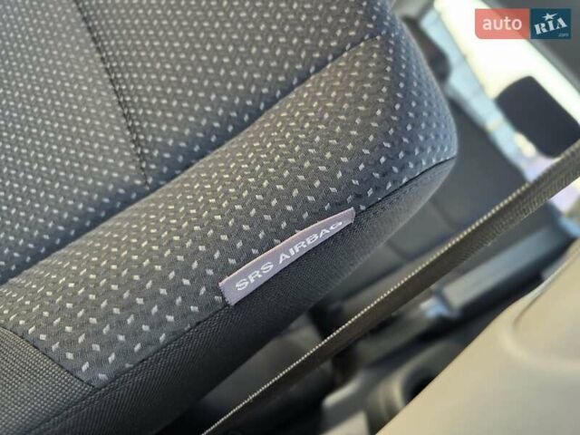 Сірий Хендай i30, об'ємом двигуна 1.4 л та пробігом 193 тис. км за 6200 $, фото 75 на Automoto.ua