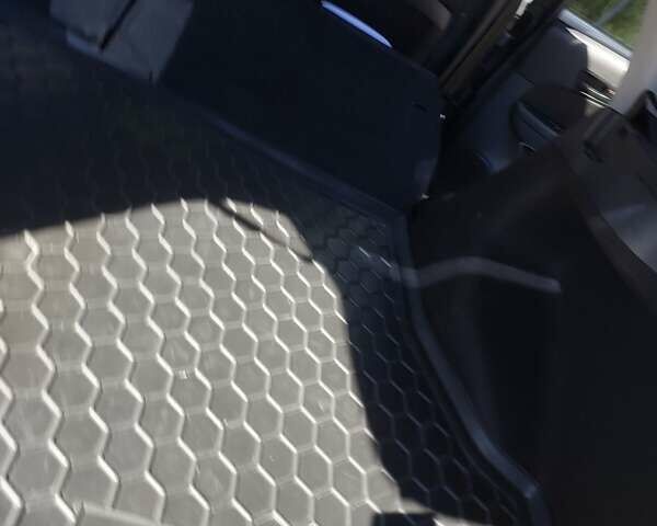 Серый Хендай i30, объемом двигателя 1.6 л и пробегом 251 тыс. км за 6500 $, фото 27 на Automoto.ua