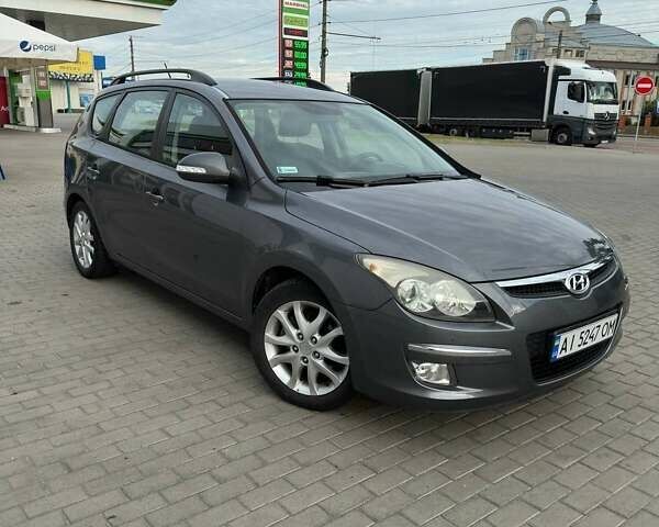 Серый Хендай i30, объемом двигателя 1.58 л и пробегом 170 тыс. км за 6500 $, фото 6 на Automoto.ua