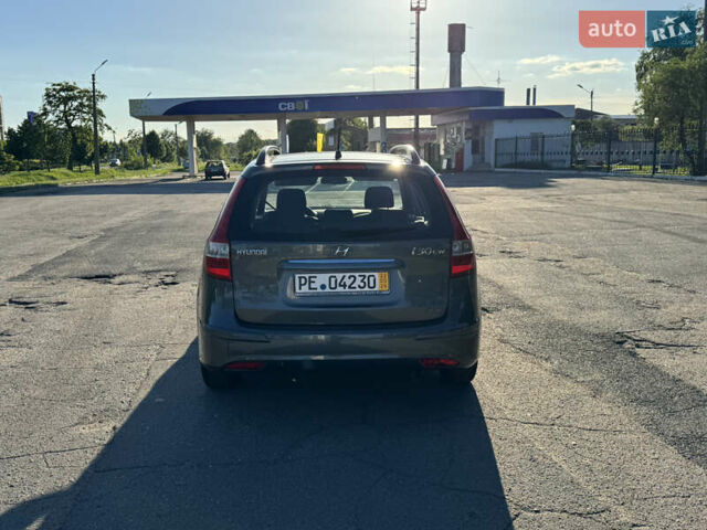 Серый Хендай i30, объемом двигателя 1.6 л и пробегом 170 тыс. км за 6650 $, фото 4 на Automoto.ua