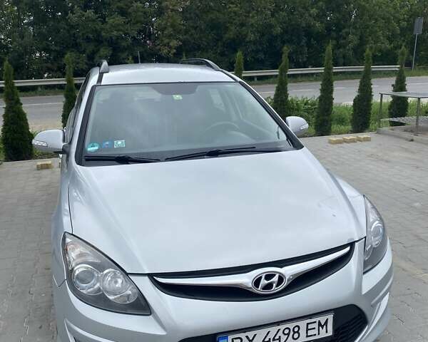 Сірий Хендай i30, об'ємом двигуна 1.6 л та пробігом 334 тис. км за 6500 $, фото 1 на Automoto.ua