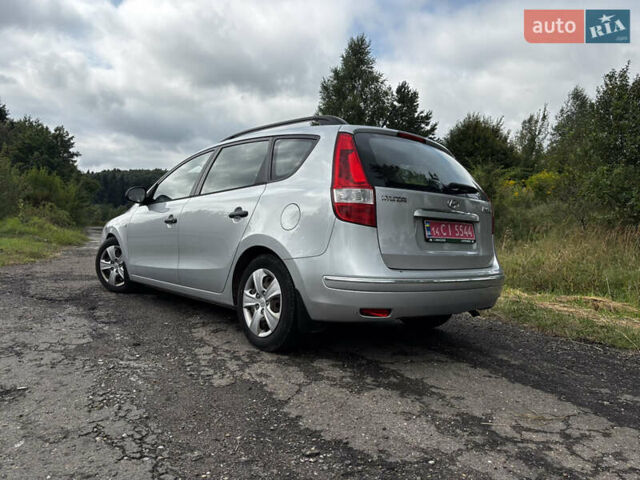 Серый Хендай i30, объемом двигателя 1.4 л и пробегом 260 тыс. км за 5500 $, фото 8 на Automoto.ua