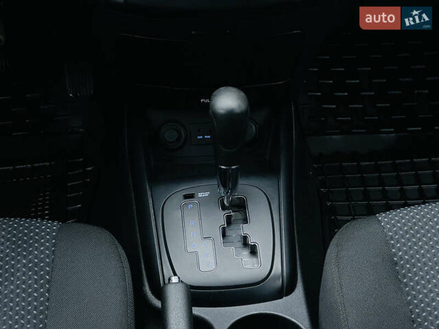 Серый Хендай i30, объемом двигателя 1.6 л и пробегом 265 тыс. км за 6999 $, фото 25 на Automoto.ua