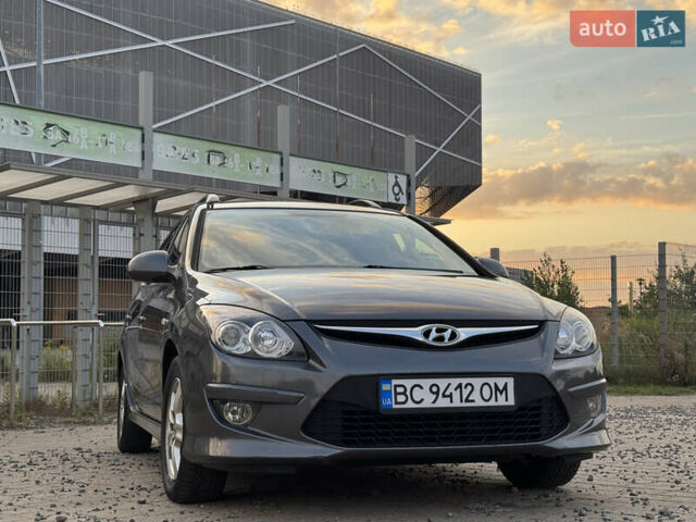 Серый Хендай i30, объемом двигателя 1.58 л и пробегом 260 тыс. км за 6600 $, фото 5 на Automoto.ua
