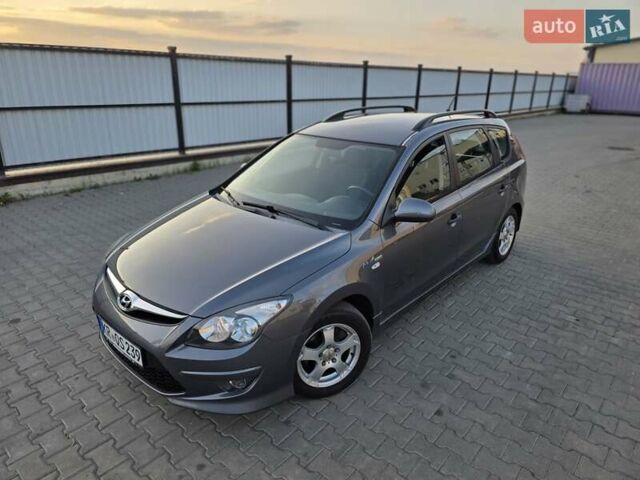 Сірий Хендай i30, об'ємом двигуна 1.4 л та пробігом 193 тис. км за 6200 $, фото 9 на Automoto.ua
