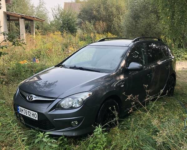 Серый Хендай i30, объемом двигателя 1.58 л и пробегом 263 тыс. км за 5400 $, фото 6 на Automoto.ua