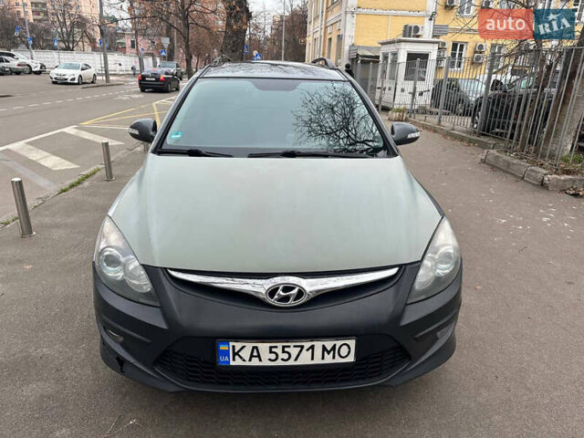 Сірий Хендай i30, об'ємом двигуна 1.58 л та пробігом 230 тис. км за 3450 $, фото 9 на Automoto.ua