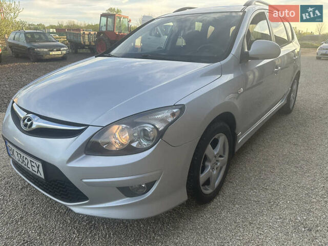 Сірий Хендай i30, об'ємом двигуна 1.58 л та пробігом 225 тис. км за 6400 $, фото 1 на Automoto.ua