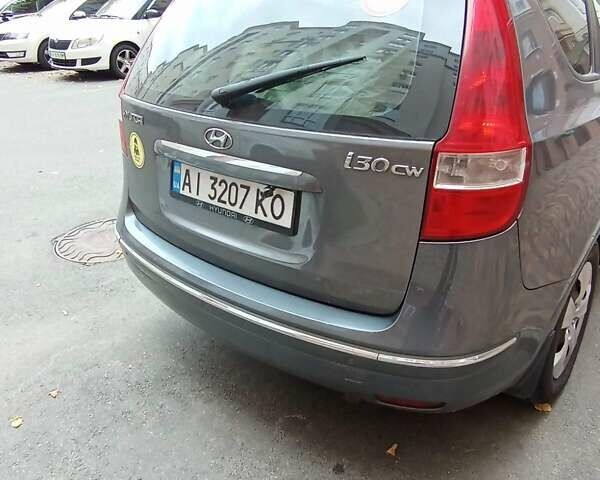 Сірий Хендай i30, об'ємом двигуна 1.4 л та пробігом 175 тис. км за 5500 $, фото 5 на Automoto.ua