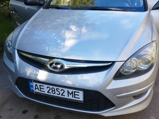 Серый Хендай i30, объемом двигателя 1.6 л и пробегом 114 тыс. км за 6700 $, фото 4 на Automoto.ua