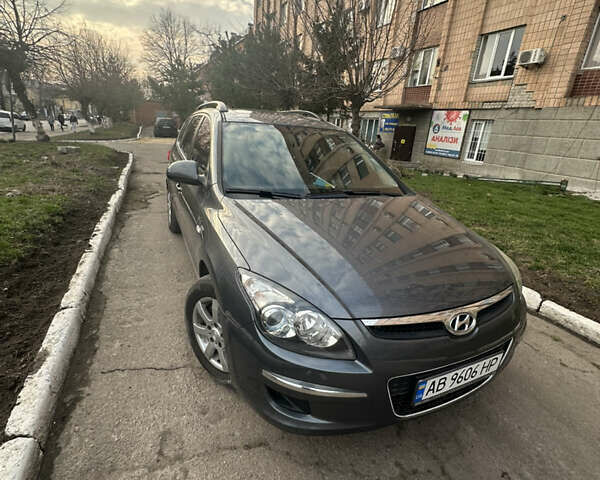Серый Хендай i30, объемом двигателя 1.6 л и пробегом 220 тыс. км за 5500 $, фото 4 на Automoto.ua