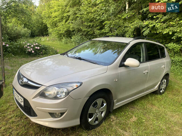 Серый Хендай i30, объемом двигателя 1.6 л и пробегом 191 тыс. км за 7000 $, фото 3 на Automoto.ua