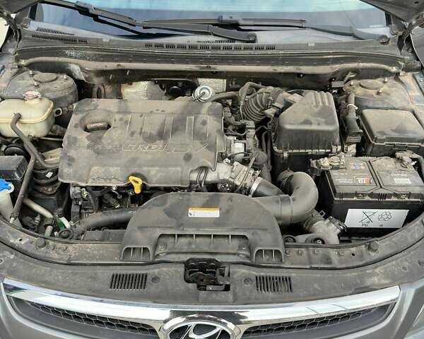 Серый Хендай i30, объемом двигателя 1.58 л и пробегом 170 тыс. км за 6500 $, фото 16 на Automoto.ua