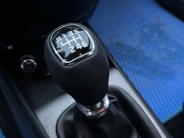 Сірий Хендай i30, об'ємом двигуна 1.6 л та пробігом 223 тис. км за 5350 $, фото 14 на Automoto.ua