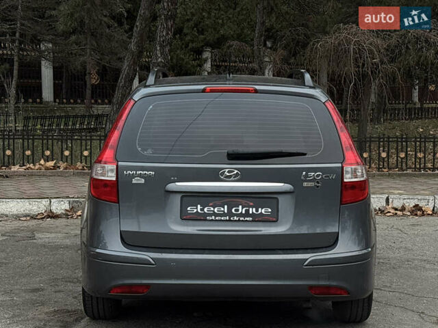 Серый Хендай i30, объемом двигателя 1.4 л и пробегом 121 тыс. км за 6499 $, фото 7 на Automoto.ua