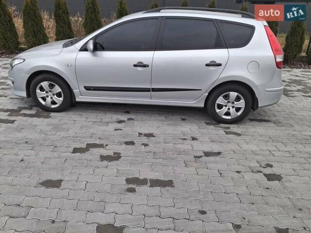 Серый Хендай i30, объемом двигателя 1.58 л и пробегом 264 тыс. км за 5700 $, фото 5 на Automoto.ua