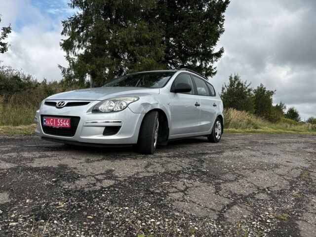 Серый Хендай i30, объемом двигателя 1.4 л и пробегом 260 тыс. км за 5550 $, фото 1 на Automoto.ua