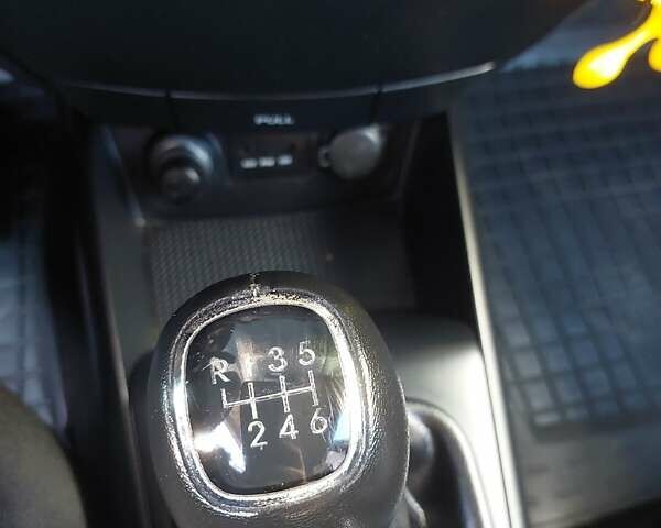 Серый Хендай i30, объемом двигателя 1.6 л и пробегом 251 тыс. км за 6500 $, фото 1 на Automoto.ua