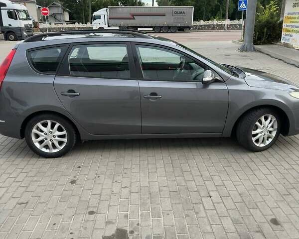 Серый Хендай i30, объемом двигателя 1.58 л и пробегом 170 тыс. км за 6500 $, фото 8 на Automoto.ua